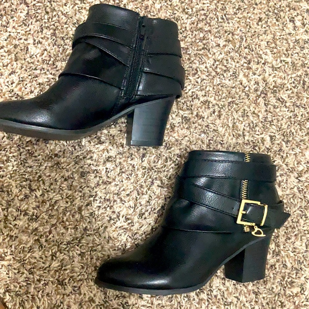 Only wore once. - Picture 2 of 3
